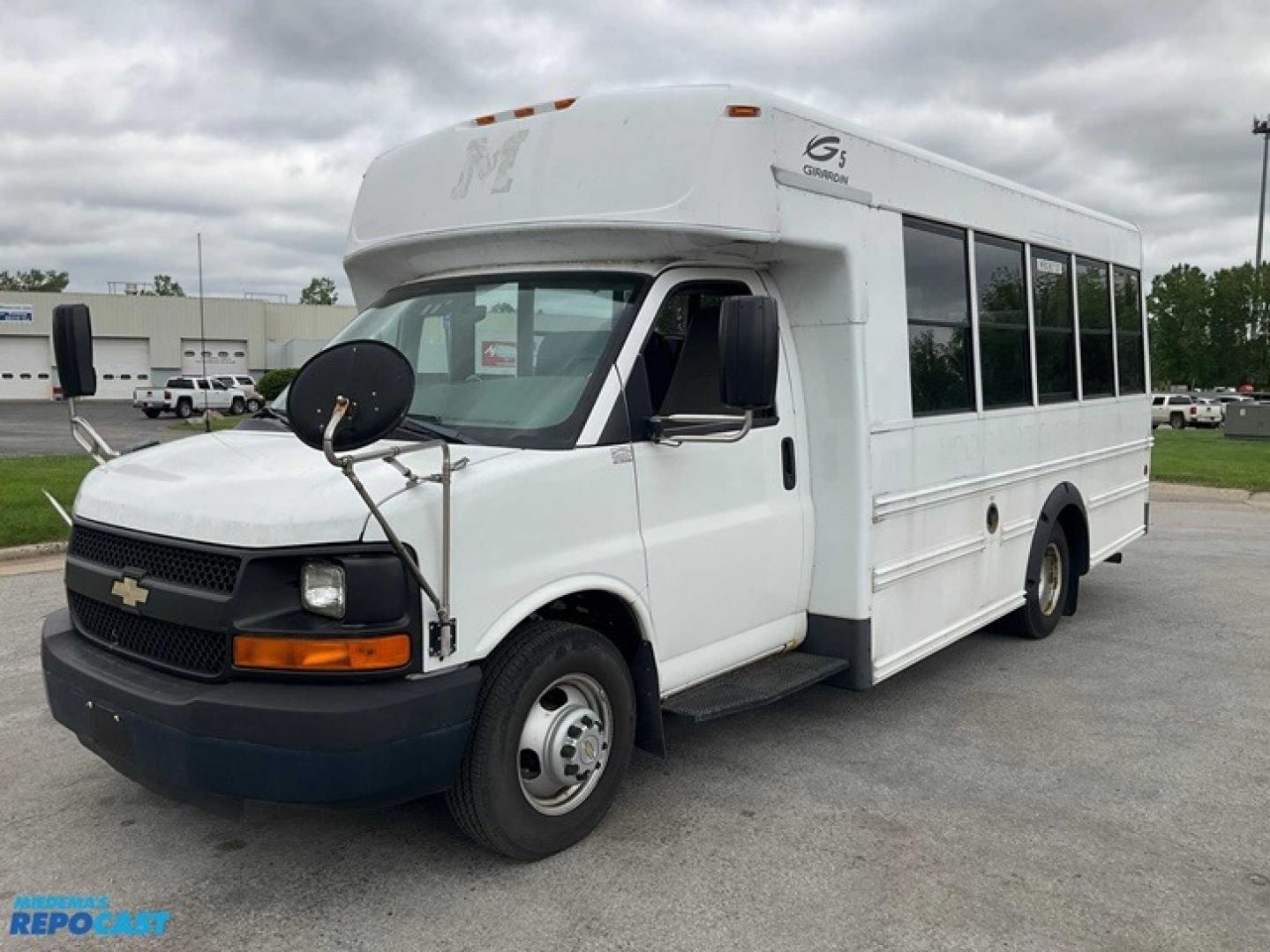 2012 White /Gray Chevrolet Express (1GB3G3BG2C1) with an V8 engine, Auto transmission, located at 1725 US-68 N, Bellefontaine, OH, 43311, (937) 592-5466, 40.387783, -83.752388 - Photo#0